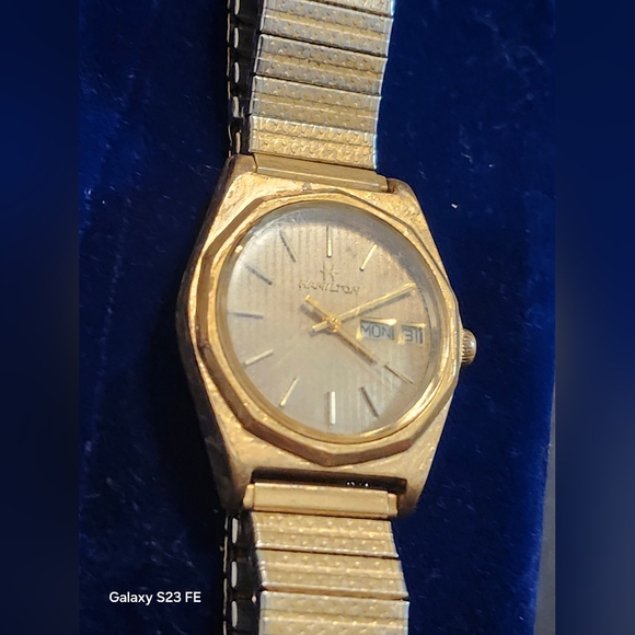 Vintage Hamilton Quartz Day/Date Mens Watch - Picture 4 of 8